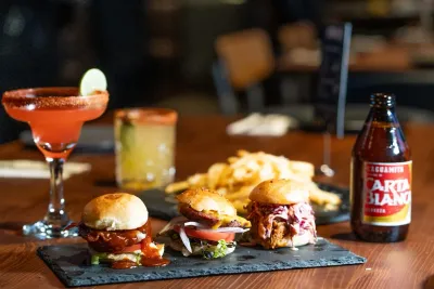 Foto de Strikers Sports Joint