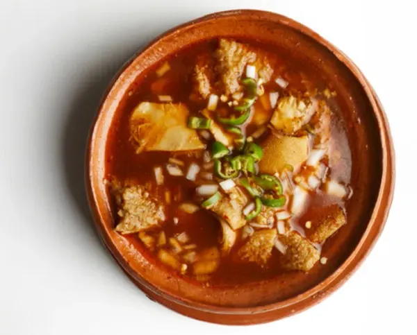 Uno de los restaurantes con mayor tradición ya tiene su “Platillo Icónico de Nuevo León”: Menudo Don Luis. Si no lo conocías, ya estás tarde