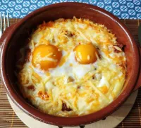 RECETA. Huevos a la cazuela con salsa Mava de chile morita al estilo Mamá de Rocco