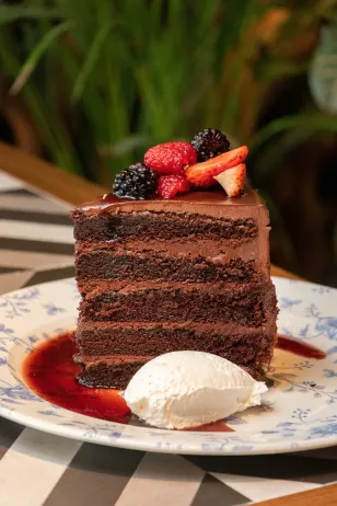 Tres restaurantes en San Pedro que ofrecen un irresistiblemente delicioso y vasto pastel de chocolate