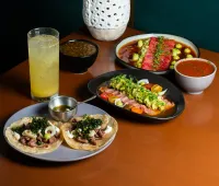 "Una buena estrategia para comenzar la dieta es pedir platillos ligeros y altos en proteína" Vanessa Sierra. Aquí su recomendación en La Colonia