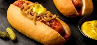 Para aquellos que se juntan con la familia el fin de semana, aquí 3 recetas de Pato Lobo súper fáciles de hacer: Hotdog Vermount, Panini y Salchicha botanera