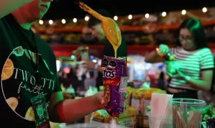 Regresa La Feria Monterrey para su edición 2026. Juegos mecánicos, artesanías, música, shows y antojos de todo tipo: hamburguesas, gorditas, elotes, brochetas y más