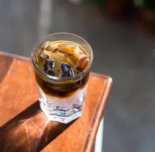 ¿Qué pasa cuando las grandes cadenas se "inspiran" de las cafeterías locales? Parece que la creatividad surge de las barras de especialidad