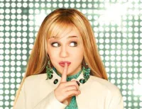 Nadie esperaba que los cafés de NL se sumaran al aniversario de Hannah Montana, pero lo hicieron y ¡nos encanta!