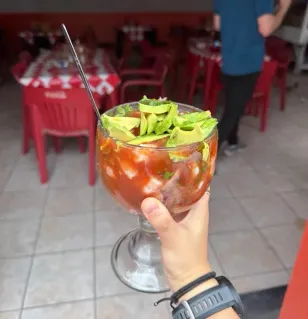 Semana Santa 2026. ¿Harás el recorrido de los 7 templos en el centro de MTY? Aquí 3 marisquerías casuales para llevar a la familia que no son las de siempre — Gastronomía en Monterrey, Nuevo León