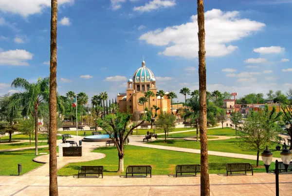 Recorridos por NL. La carne con chile de Las Comadres, empanadas de calabaza en comal de acero y platillos con más de 40 años de historia en Allende