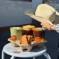 Una colaboración muy norteña, Berlanga Café y Los Rifados tendrán menú especial de desayuno el 19 de abril: chilaquiles, barbacoa y la nueva bebida "Latte Linares" — Gastronomía en Monterrey, Nuevo León