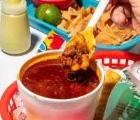 Cuando baja la temperatura se antoja un caldito, ¿apoco no? Nuestra recomendación: caldo de birria. Aquí 3 opciones populares en San Pedro con birria de res — Gastronomía en Monterrey, Nuevo León