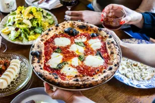 Semana Santa 2026.Pizza italiana con recetas auténticas, pero en McAllen y Austin: aquí 3 opciones ligeras, artesanales y al horno de leña — Gastronomía en Monterrey, Nuevo León