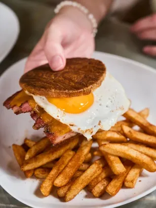 Novedades. Aquí 3 restaurantes nuevos en San Pedro y Monterrey: cocina internacional, desayunos y brunch, y un botanero regional con litros — Gastronomía en Monterrey, Nuevo León