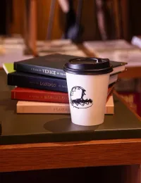 23/04 Día del libro. La tendencia continúa: los cafés independientes de NL se están transformando en espacios culturales. Aquí 7 con libros, talleres y conferencias — Gastronomía en Monterrey, Nuevo León